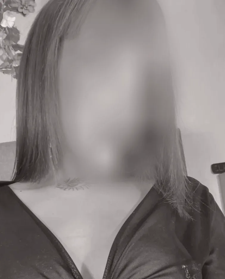 Astrid, 23