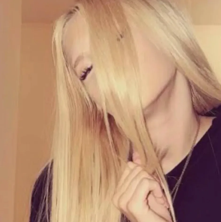Carina, 34