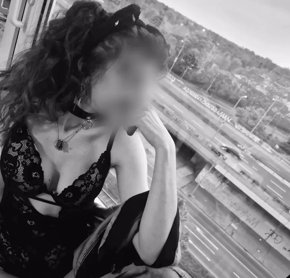 Daniela, 22