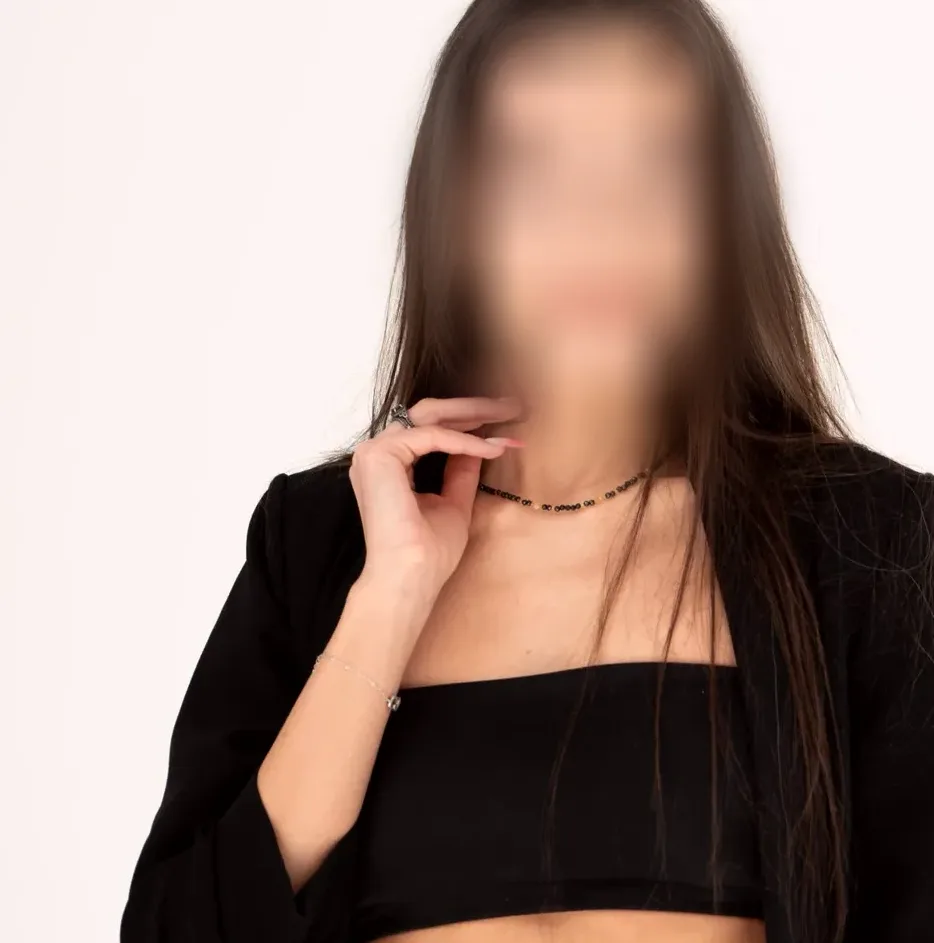 Leonie, 28